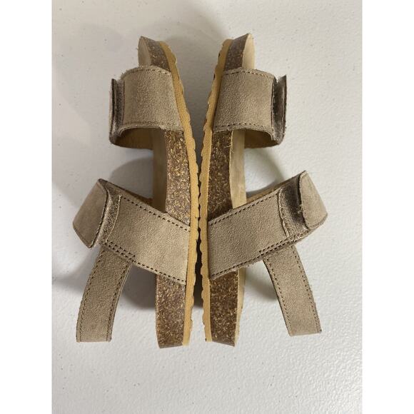 Max + Jake Sandals Girls Size 10M Felix Flats Tan Suede Adjustable Hook Loop EUC - Picture 6 of 8